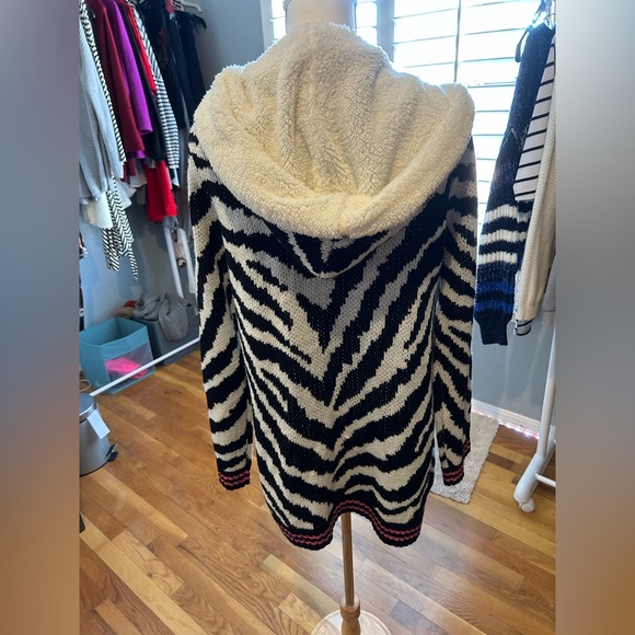 No Boundaries Zebra Cardigan w Hood in Women’s Size Large - Picture 3 of 8